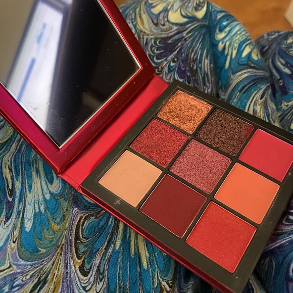Huda Beauty Ruby Obsessions Palette - Picture 3 of 4